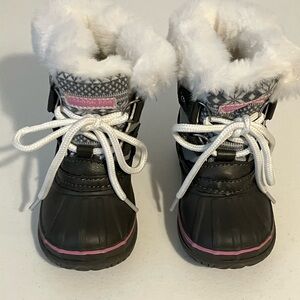 NWOT London Fog Pink and Gray Faux Fur Snow Boots for Girls Size C5